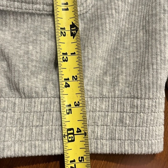Aerie Grey Ribbed Velour Cropped Jacket size Medium. - Picture 6 of 8